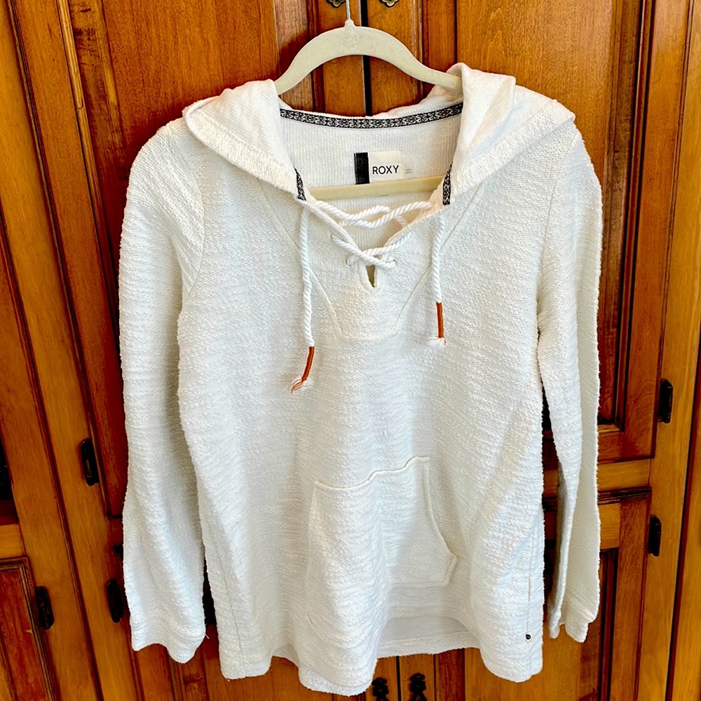 NWOT Roxy hooded sweatshirt. In a textured cream color size M